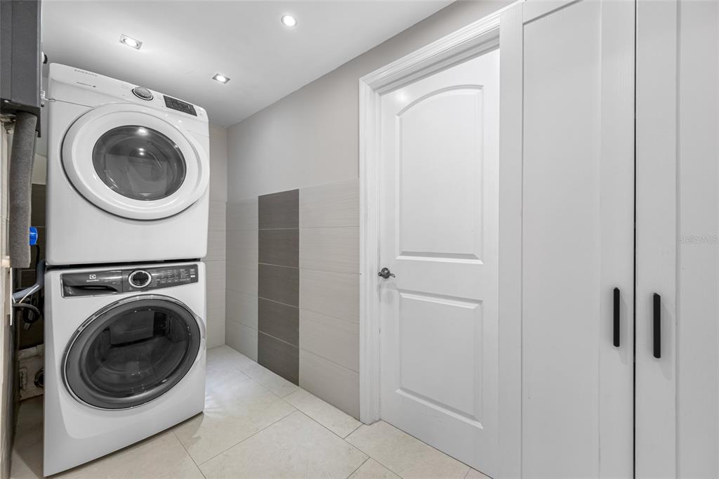 2212 Northeast Coachman Road Clearwater, FL 33765 - Photo 52 of 67