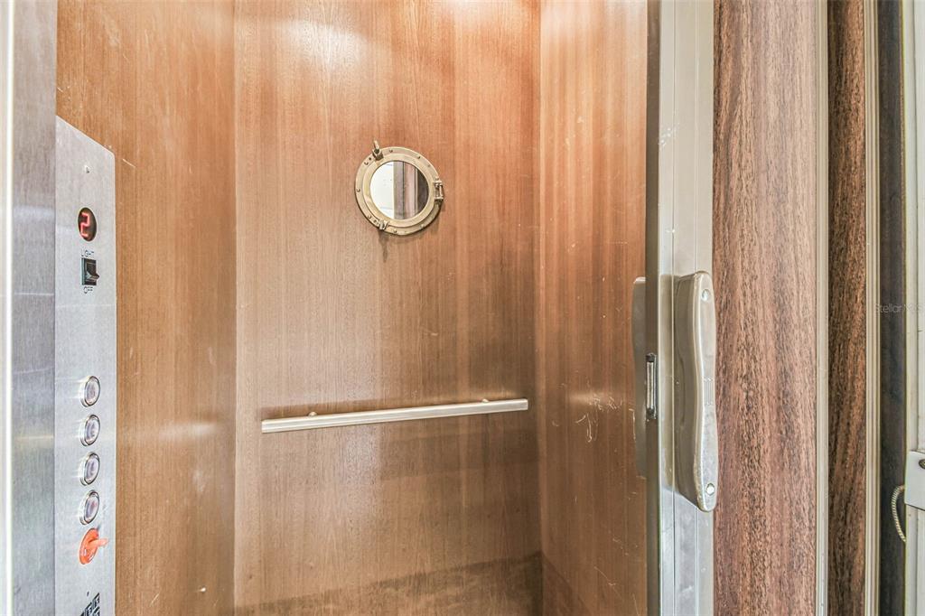 6533 Channelside Drive New Port Richey, FL 34652 - Photo 20 of 44 a bathroom with a shower