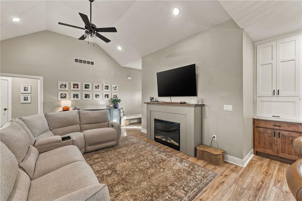 1706 Southeast Herschell Road Tecumseh, KS 66542 - Photo 10 of 48 Gallery Image 10