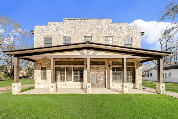 $279,900 | 411 Kaufman Street, Newton, TX 75966