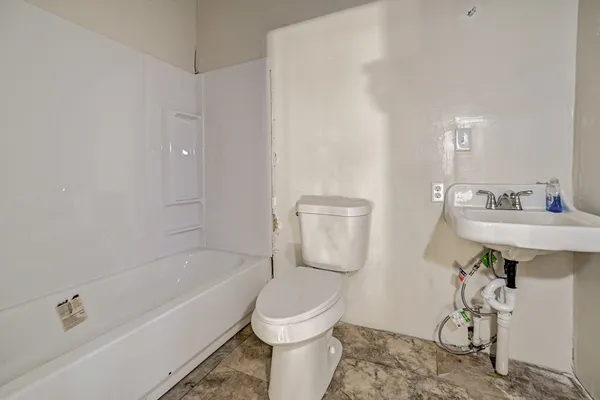 $279,900 | 411 Kaufman Street, Newton, TX 75966