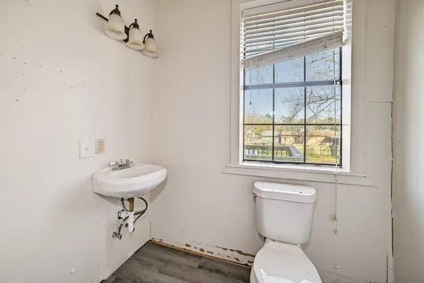 $279,900 | 411 Kaufman Street, Newton, TX 75966