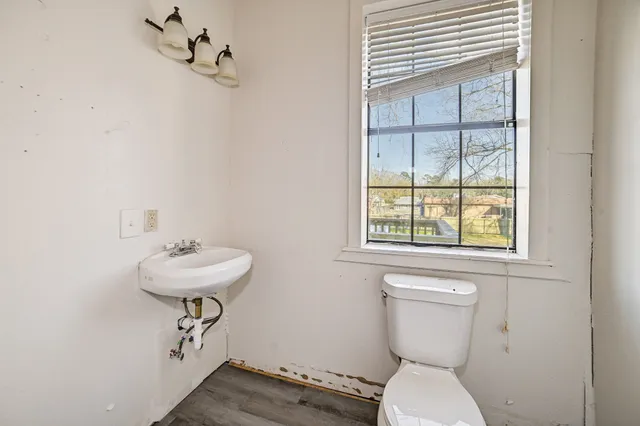 $279,900 | 411 Kaufman Street, Newton, TX 75966