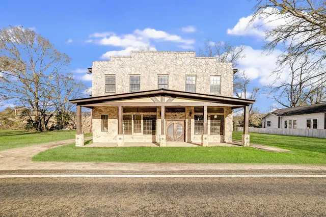 $279,900 | 411 Kaufman Street, Newton, TX 75966