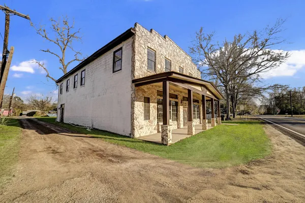 $279,900 | 411 Kaufman Street, Newton, TX 75966