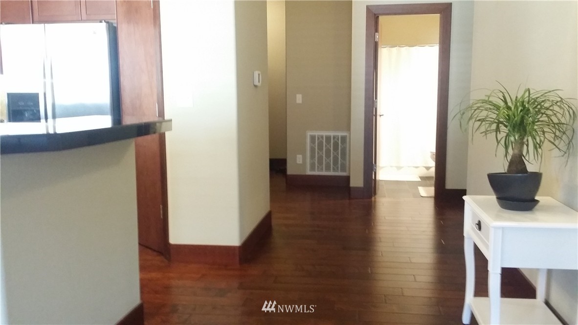 4005 Northeast 3rd Place, Unit C Renton, WA 98056 - Photo 3 of 24 Gallery Image 3