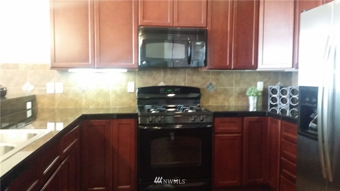 4005 Northeast 3rd Place, Unit C Renton, WA 98056 - Photo 4 of 24 Gallery Image 4