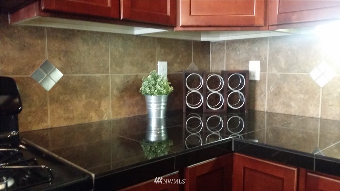 4005 Northeast 3rd Place, Unit C Renton, WA 98056 - Photo 5 of 24 Gallery Image 5