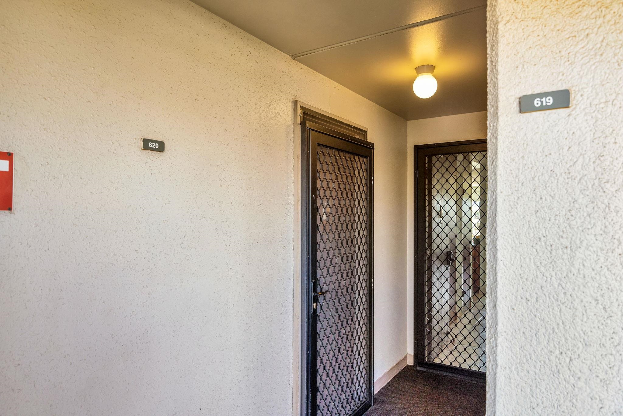 2531 South Kihei Road, Unit C620 Kihei, HI 96753 - Photo 36 of 38 a view of a hallway with entryway door