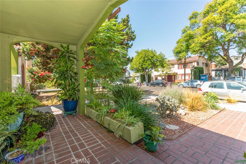 1130 Park Avenue Glendale, CA 91205 - Photo 11 of 75 a view of a pathway with flower garden