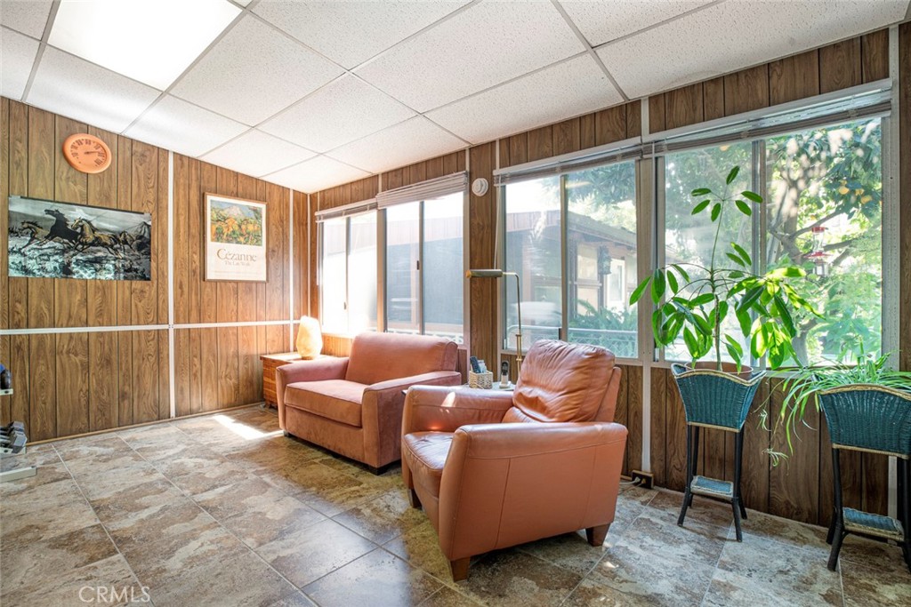 1130 Park Avenue Glendale, CA 91205 - Photo 36 of 75 a living room with furniture and a large window