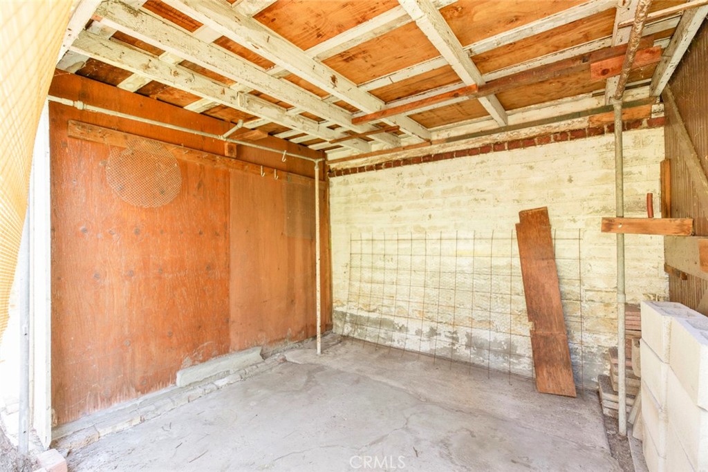 1130 Park Avenue Glendale, CA 91205 - Photo 51 of 75 a view of an empty room with a window