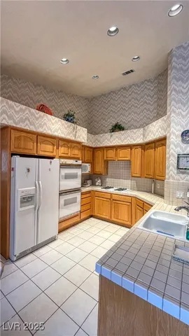 $3,050 | 1609 Windsford Circle, Las Vegas, NV 89117