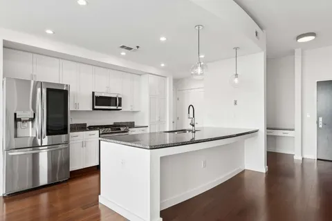 $625,000 | 900 20th Avenue South, Unit 1006, Nashville, TN 37212