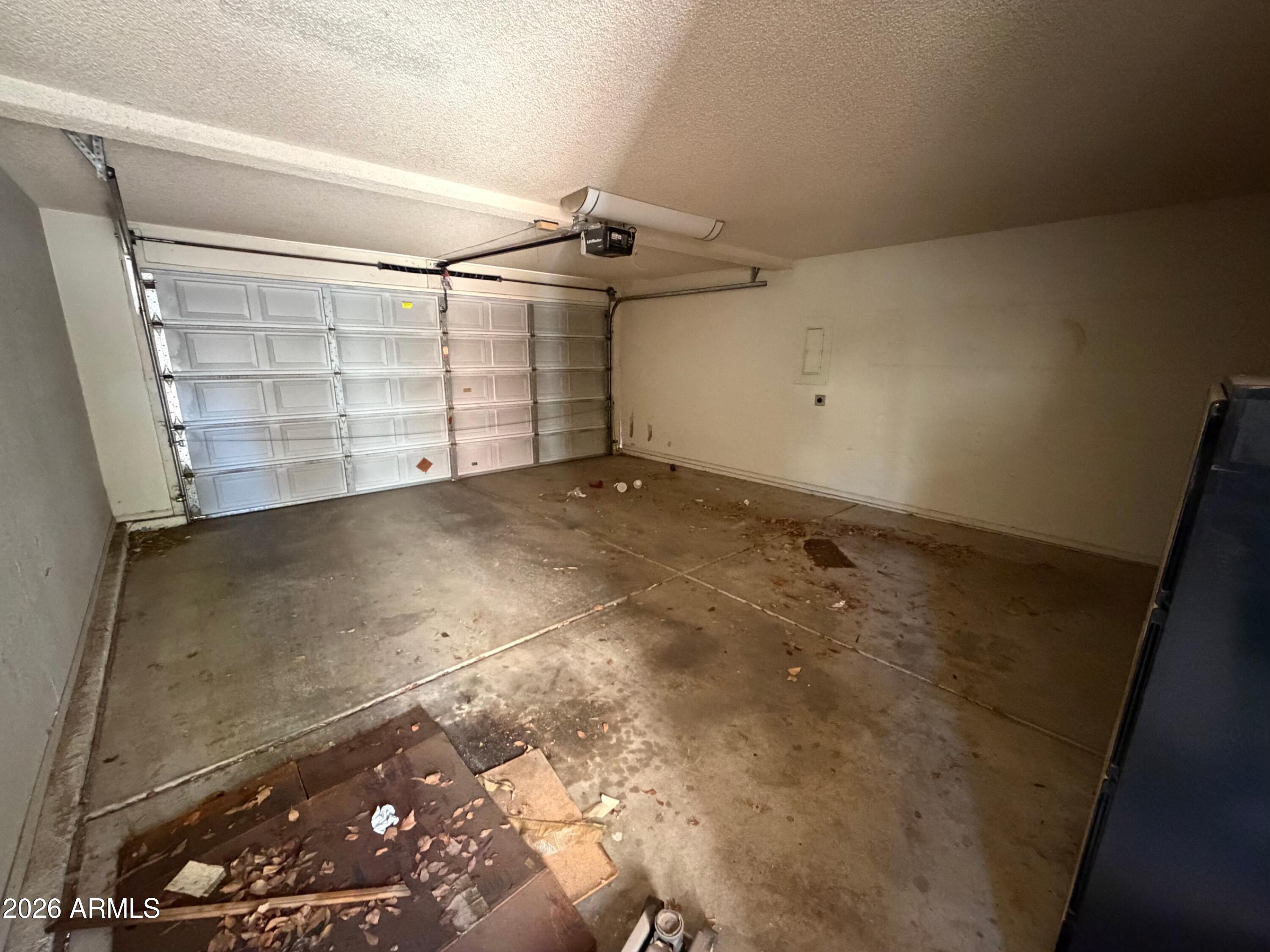2834 South Ext Road, Unit 2042 Mesa, AZ 85210 - Photo 7 of 7 Garage