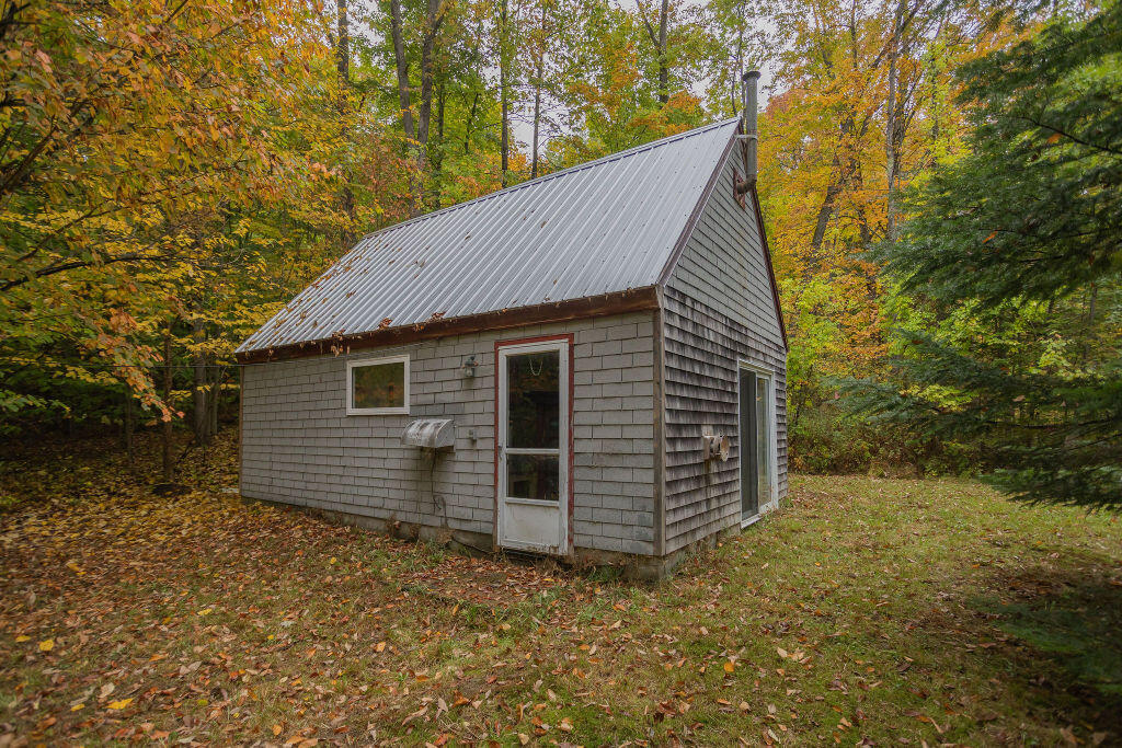 28 Pratt Road Wilton, ME 04294 - Photo 2 of 16 taylor-kaminsky-photo-10