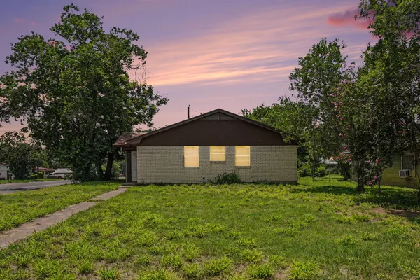 $156,750 | 901 Coleman Street, Poteet, TX 78065