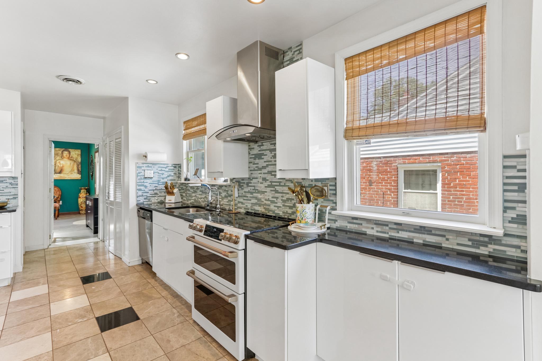 650 Hendrix Street Philadelphia, PA 19116 - Photo 15 of 53 Updated Kitchen