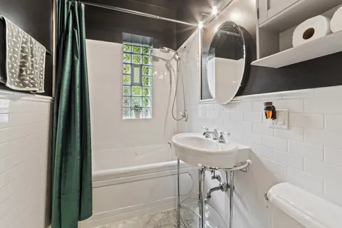 $439,000 | 2558 West Haddon Avenue, Unit 1, Chicago, IL 60622