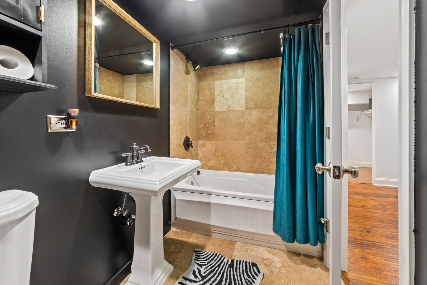 2558 West Haddon Avenue, Unit 1 Chicago, IL 60622 - Photo 19 of 28