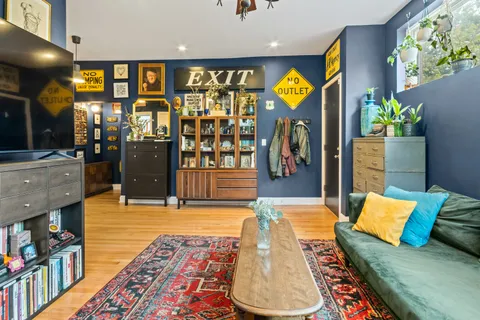 $439,000 | 2558 West Haddon Avenue, Unit 1, Chicago, IL 60622