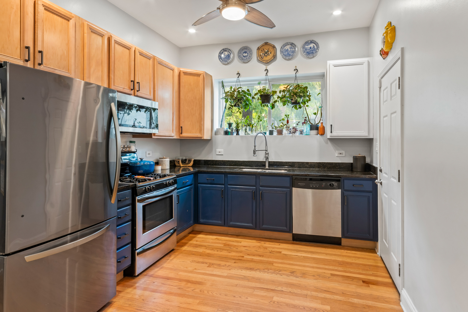 2558 West Haddon Avenue, Unit 1 Chicago, IL 60622 - Photo 9 of 28