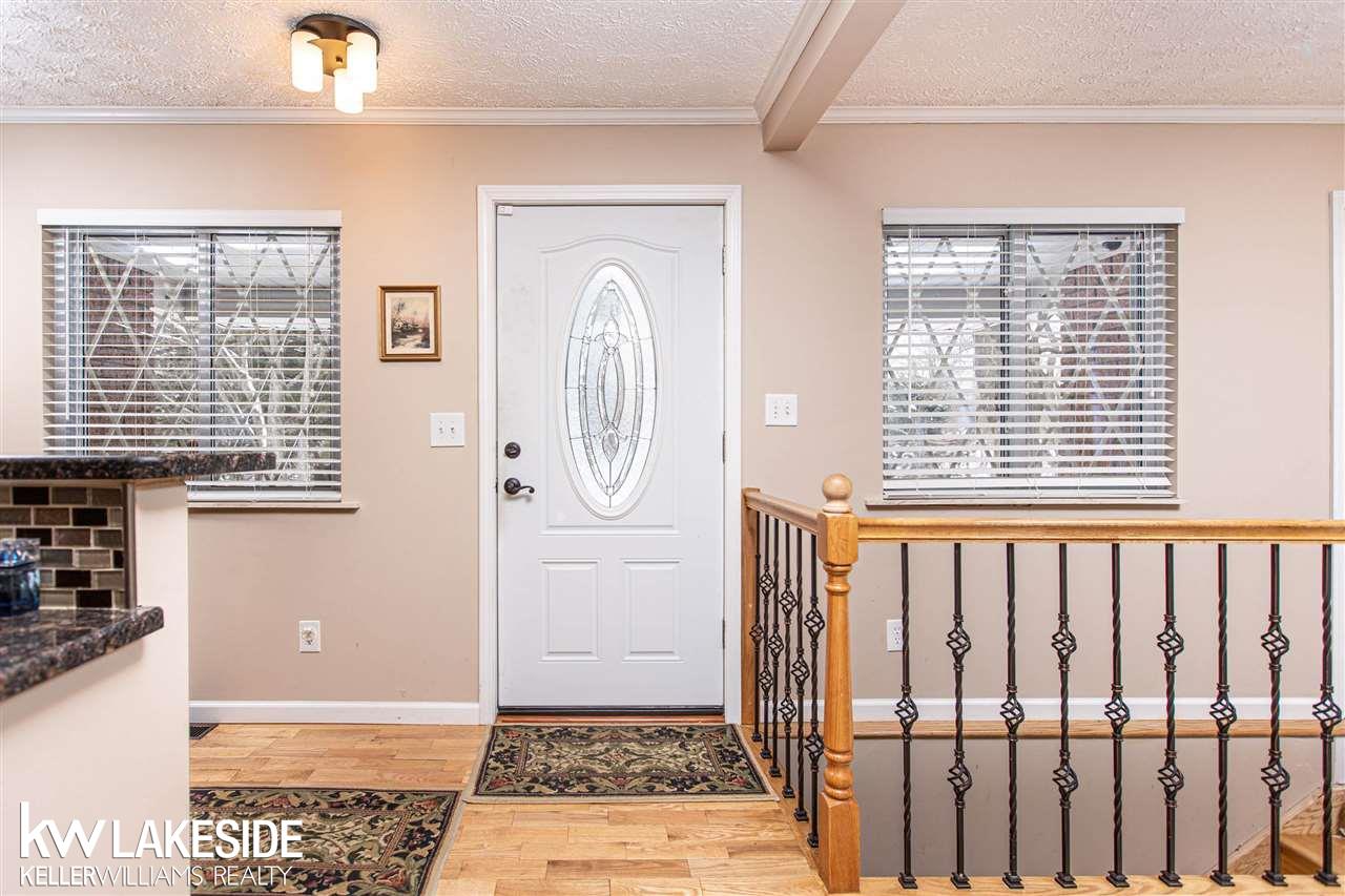369 South Rochester Road Oakland, MI 48363 - Photo 9 of 28 50065871-8.JPG