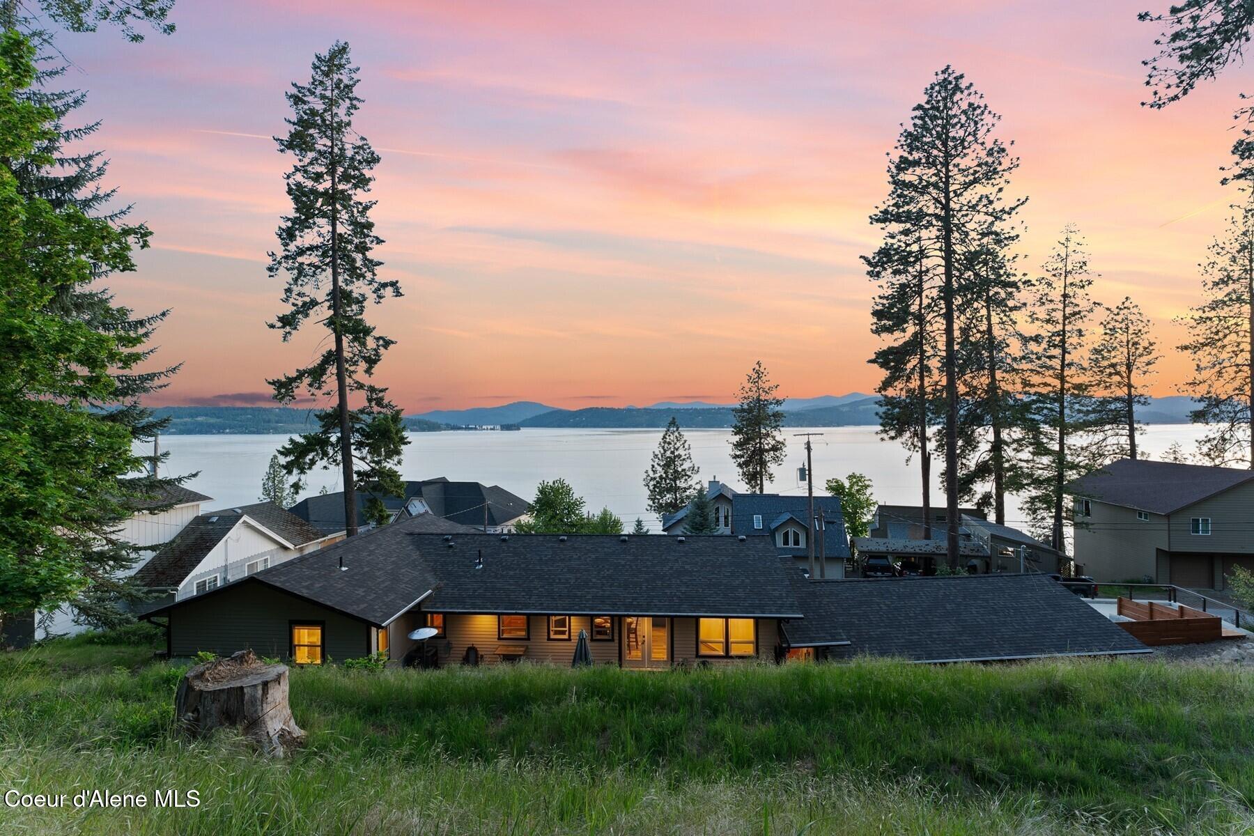 2406 South Silver Beach Road Coeur D'Alene, ID 83814 - Photo 2 of 43 Captivating sunsets