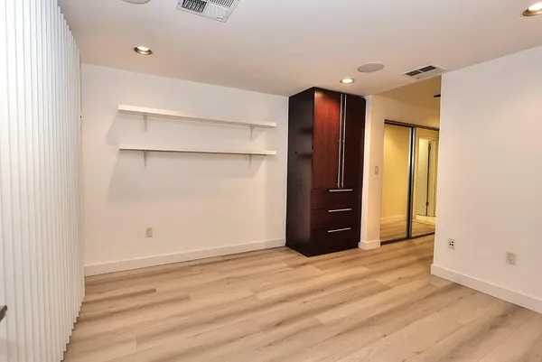 a view of a pathway of a house