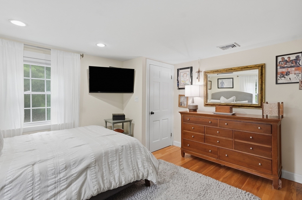 9 Tapley Road Lynnfield, MA 01940 - Photo 23 of 40 Gallery Image 23