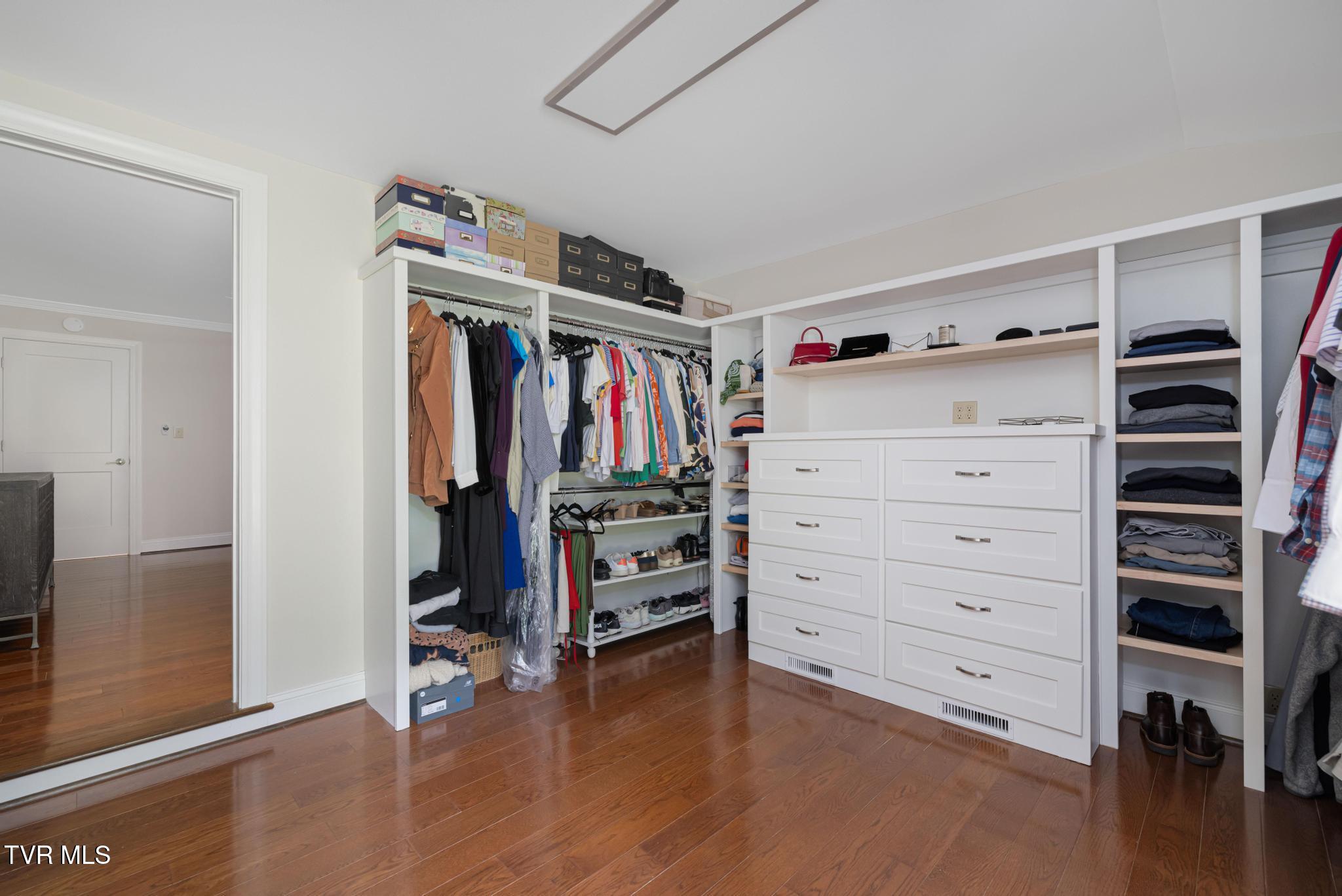 1006 Friar Tuck Road Johnson City, TN 37604 - Photo 31 of 57 Walk-in closet
