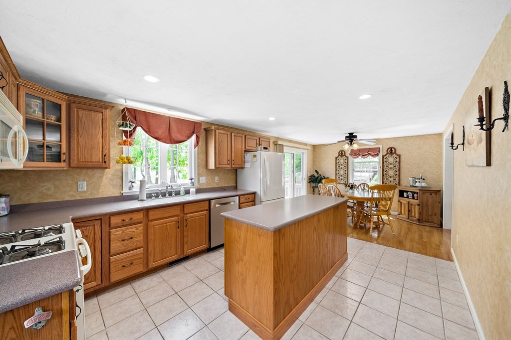 58 Ford Road Weymouth, MA 02190 - Photo 9 of 39 Gallery Image 9