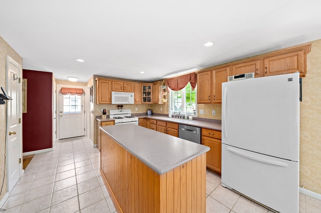 58 Ford Road Weymouth, MA 02190 - Photo 10 of 39 Gallery Image 10