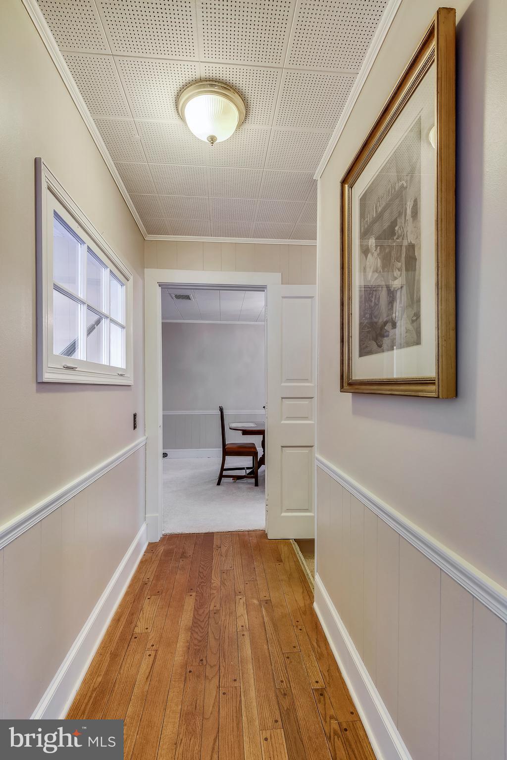 2712 Pinecrest Drive Riva, MD 21140 - Photo 21 of 41 Hallway off Master Suite