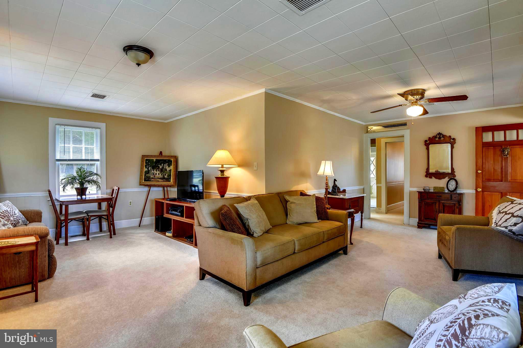 2712 Pinecrest Drive Riva, MD 21140 - Photo 5 of 41 Large Living Room
