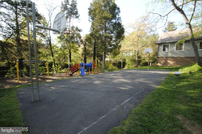 2712 Pinecrest Drive Riva, MD 21140 - Photo 39 of 41 Glen Isle Basketball court