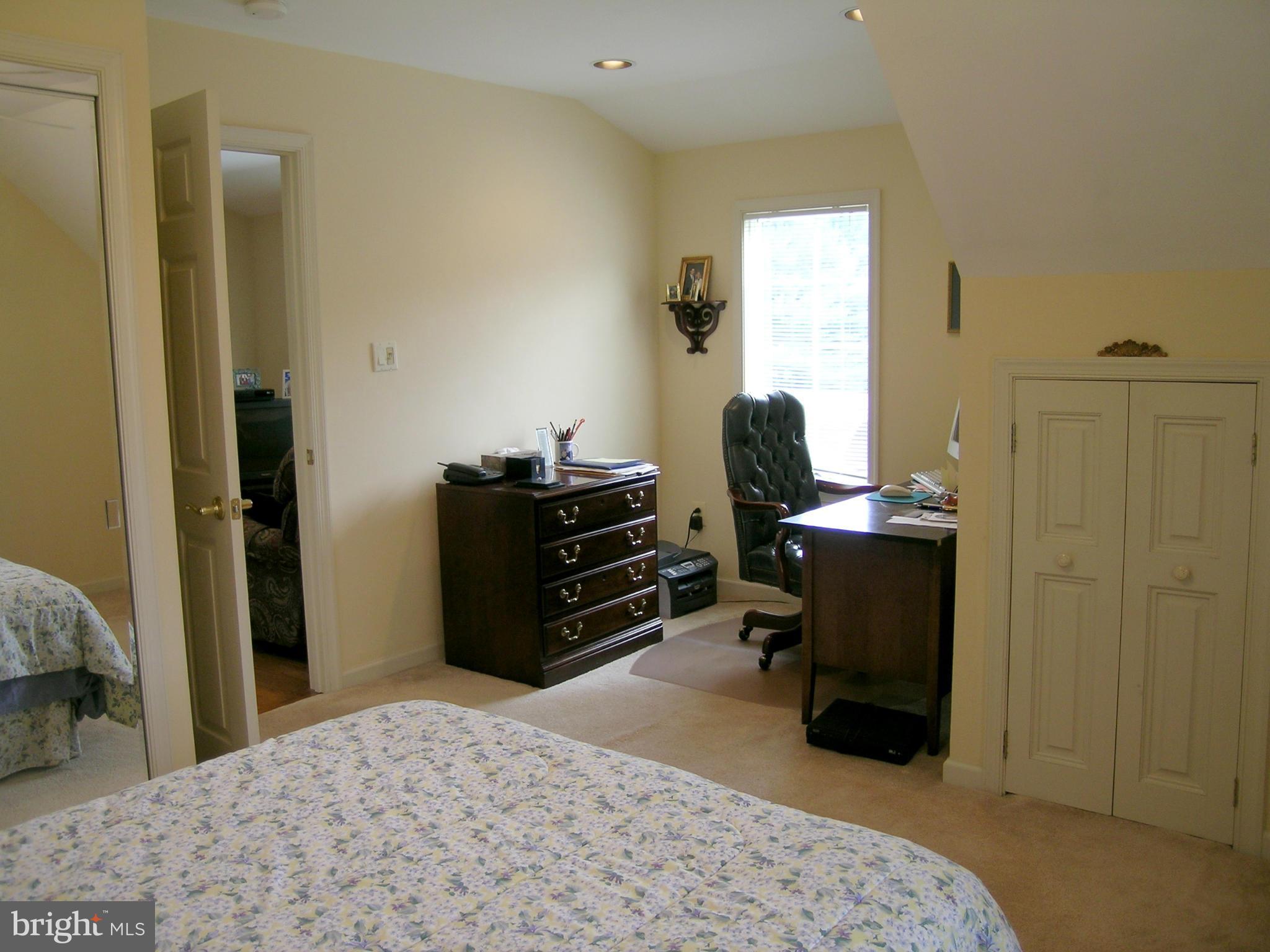 733 Utterback Store Road Great Falls, VA 22066 - Photo 7 of 27 Bedroom