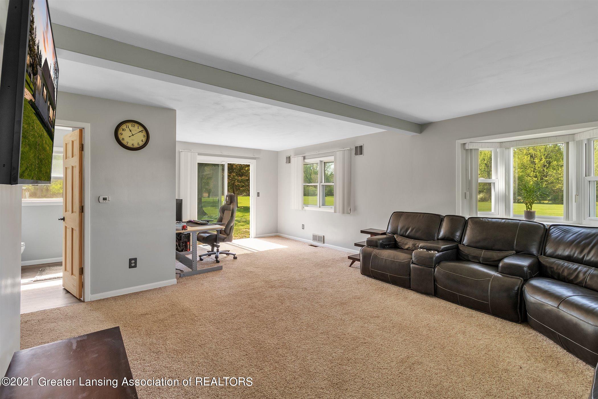 3776 East Round Lake Road Dewitt, MI 48820 - Photo 11 of 50 07-3775 E Round Lake Rd-Windowstill Real