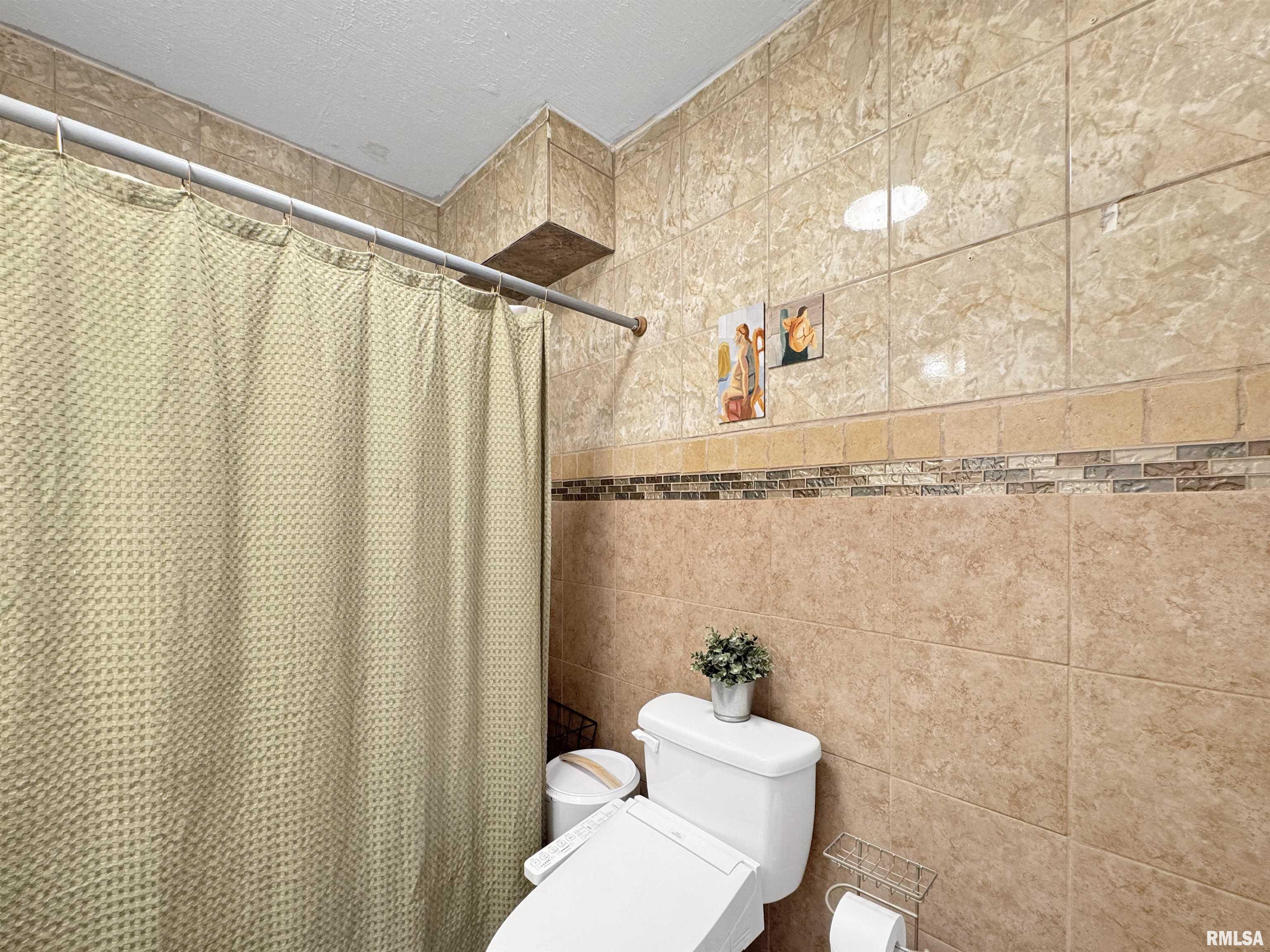 2409 North Prospect Road Peoria, IL 61603 - Photo 21 of 46 Gallery Image 21