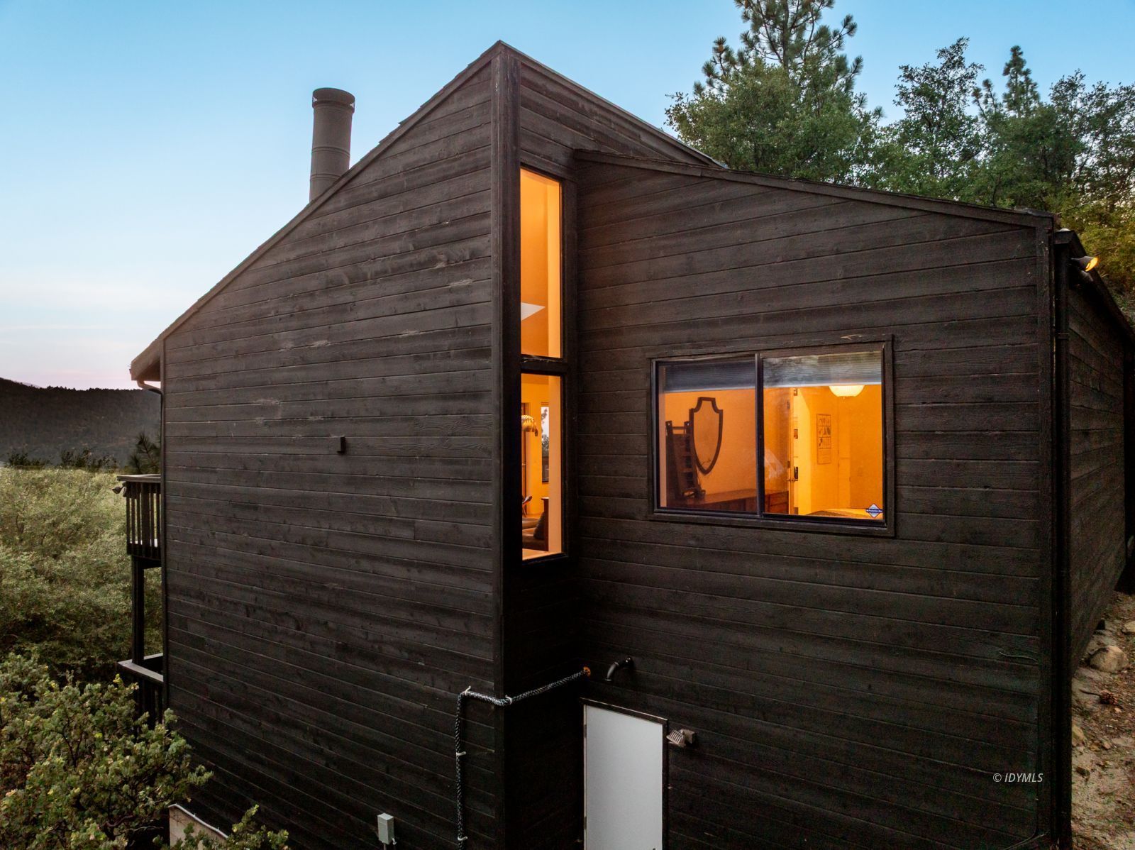 a front view of house with yard