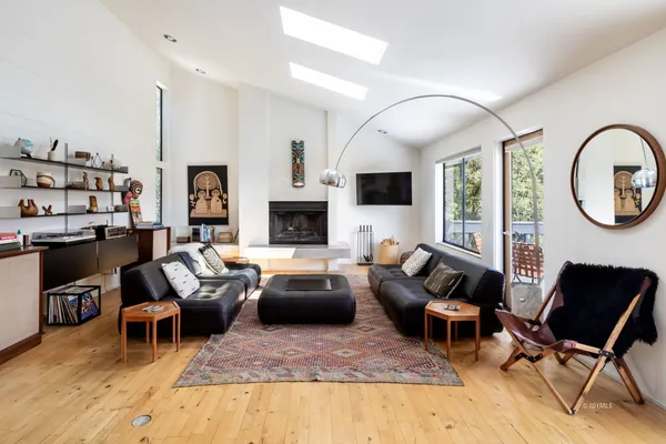 $785,000 | 23916 Highway 243, Idyllwild, CA 92549