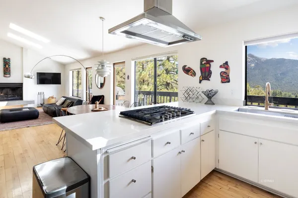 $785,000 | 23916 Highway 243, Idyllwild, CA 92549