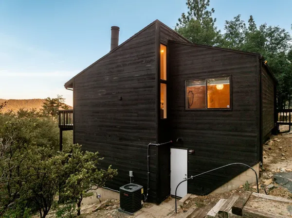 $785,000 | 23916 Highway 243, Idyllwild, CA 92549