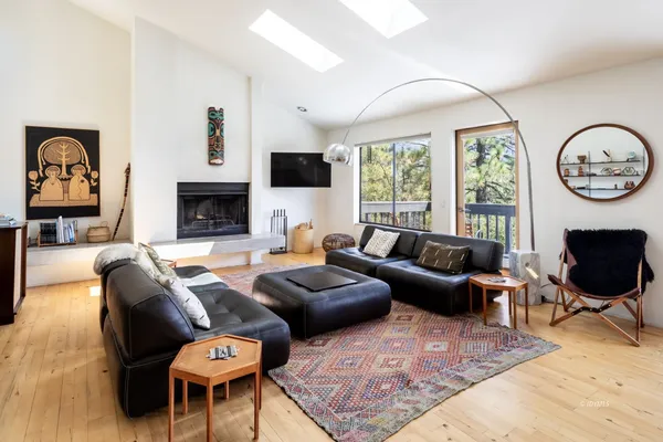 $785,000 | 23916 Highway 243, Idyllwild, CA 92549