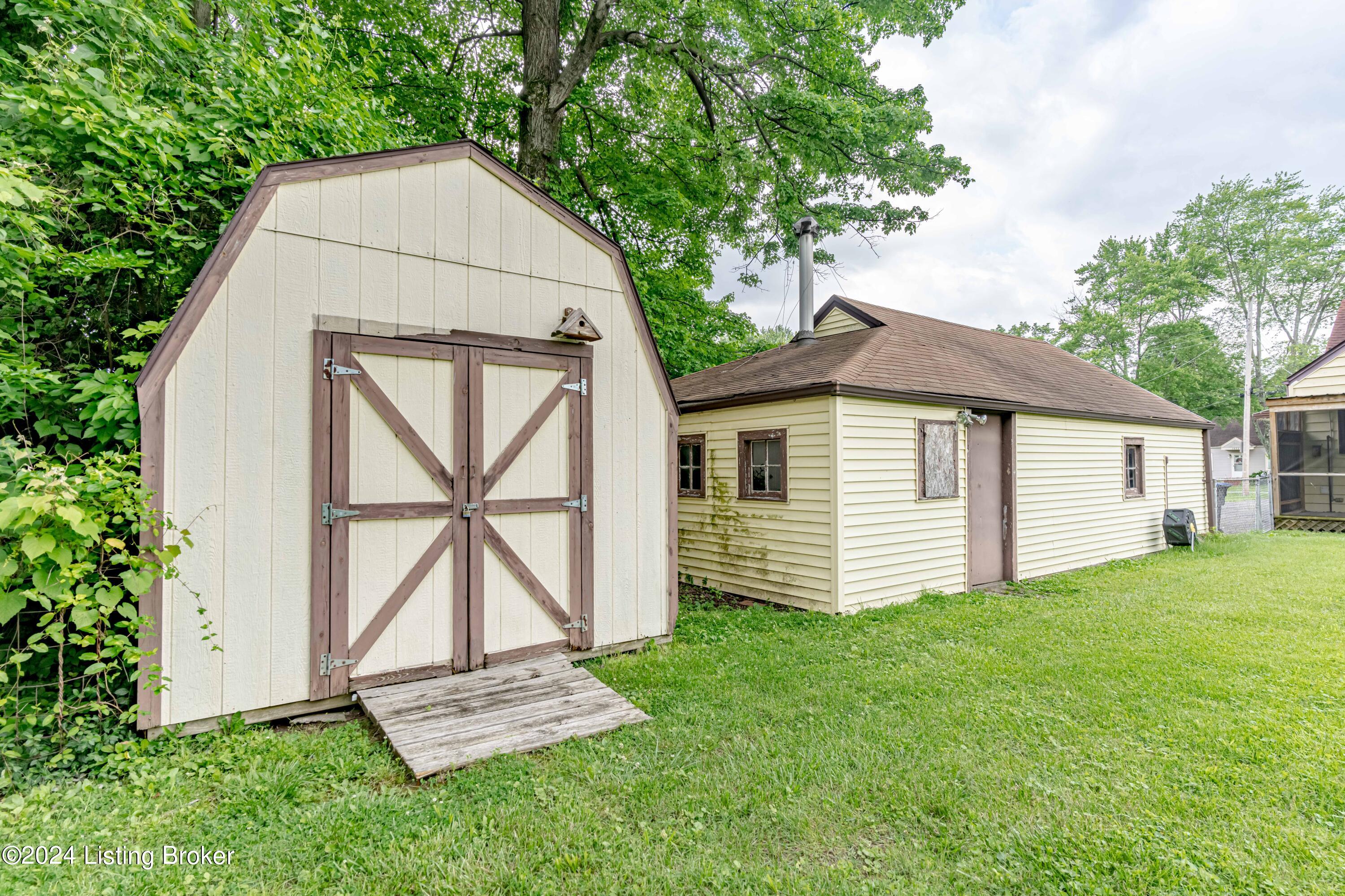 1029 Reeves Road Louisville, KY 40219 - Photo 34 of 34 DSC02265