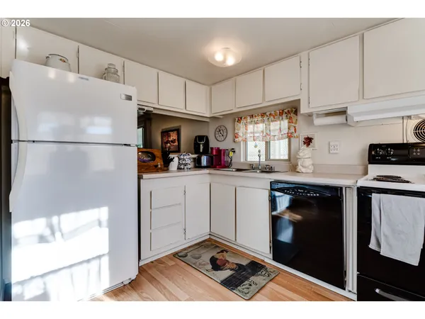 $110,000 | 1400 Candlelight Drive, Unit 231, Eugene, OR 97402