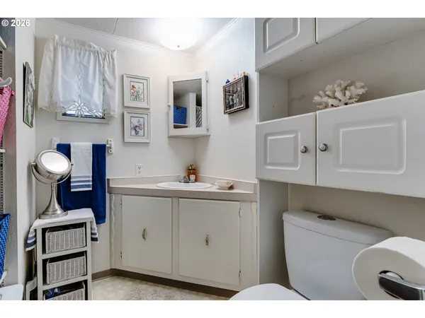 $110,000 | 1400 Candlelight Drive, Unit 231, Eugene, OR 97402