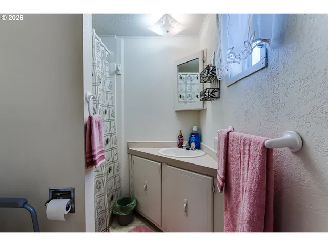 $110,000 | 1400 Candlelight Drive, Eugene, OR 97402