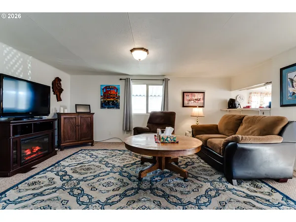 $110,000 | 1400 Candlelight Drive, Unit 231, Eugene, OR 97402