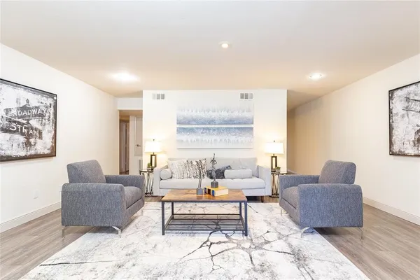 $2,250 | 12633 Memorial Drive, Unit 171, Houston, TX 77024